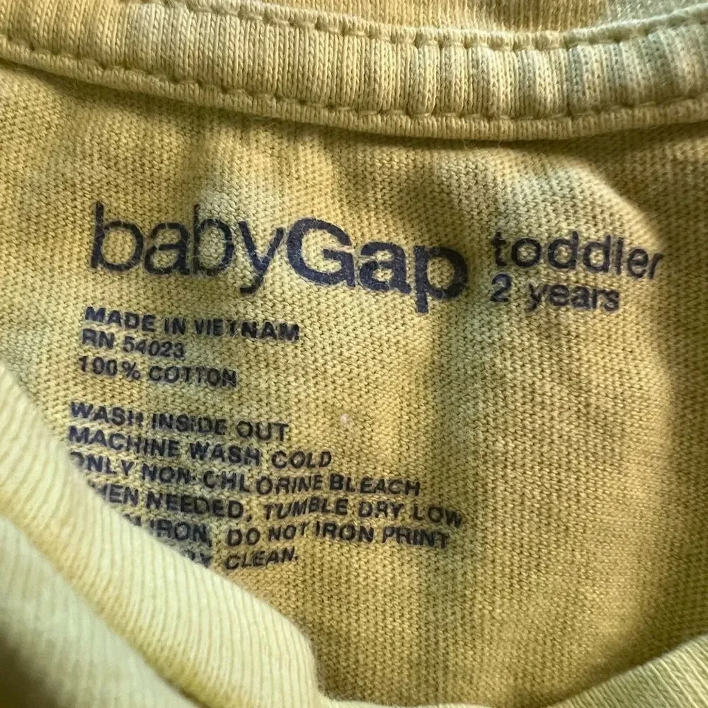 Beautiful glittery butterfly size 2T baby Gap t shirt